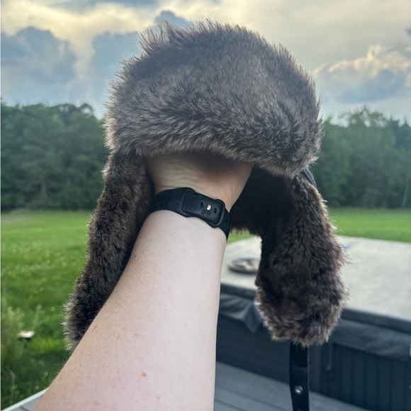 Banana Republic Trapper Hat Size Small Medium Faux Fur Wool Blend Quilted - Picture 4 of 7